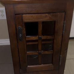 Side table w/ usb ports/electrical outlets