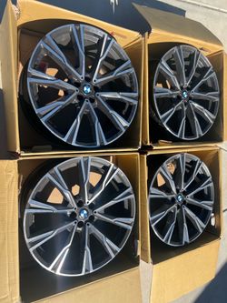 4  Used BMW 758i Alloy Wheel