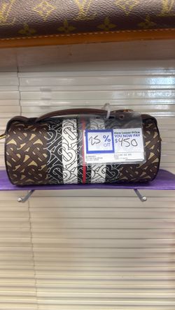 Burberry purse