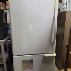 Refrigerator with freezer works. Excellent, Amana brand super clean.