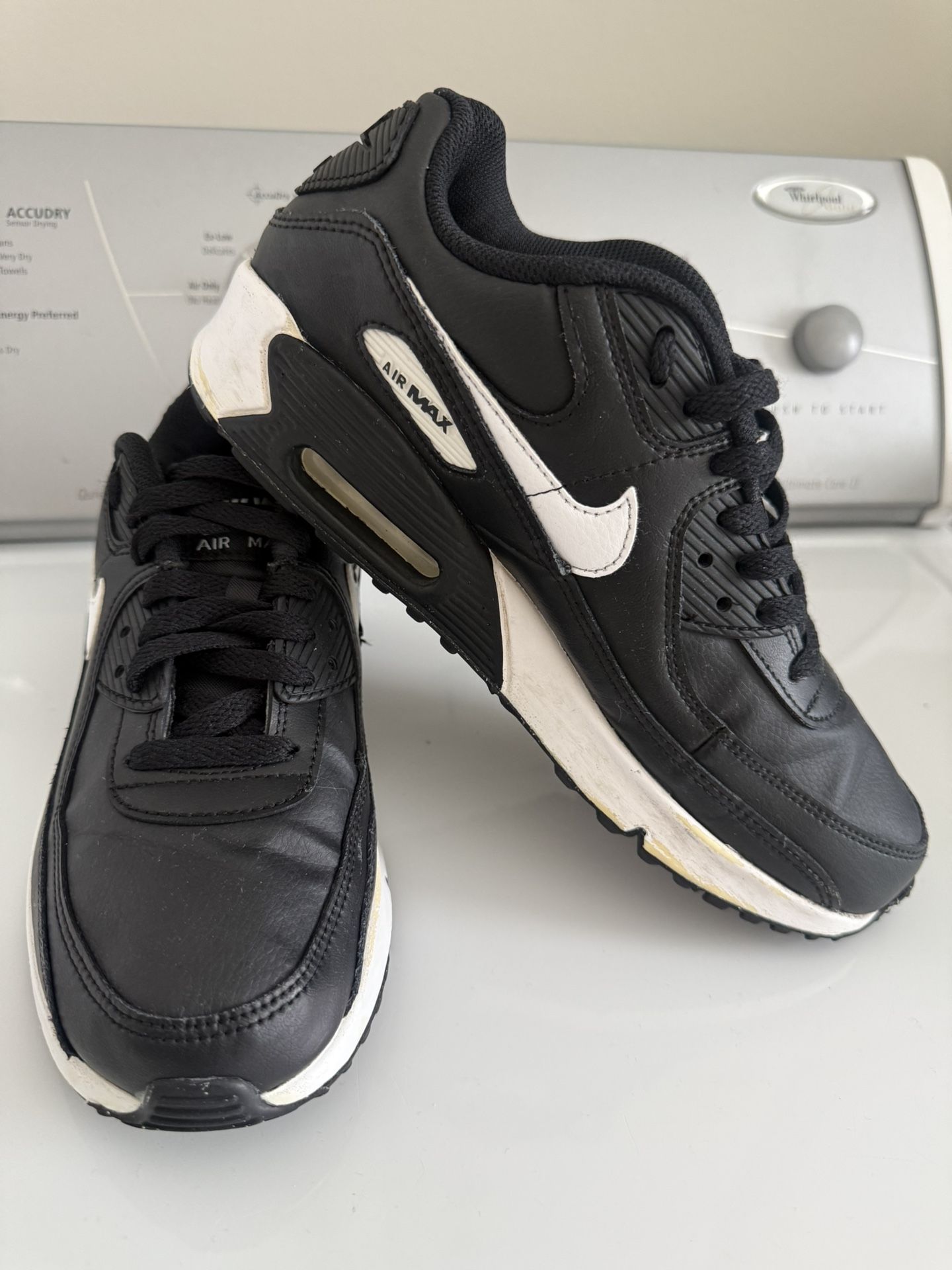 Nike Air Max 90 GS Black And White Size Men’s Youth 7 