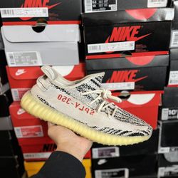 Adidas Yeezy 350 Zebra size 13 USED