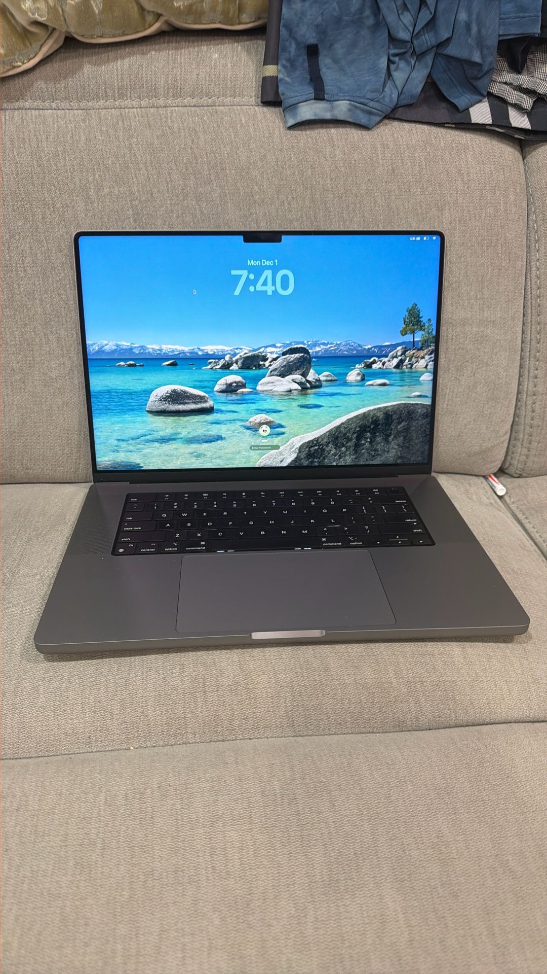 MacBook Pro 16” M1 1tb SSD 16gb Ram 