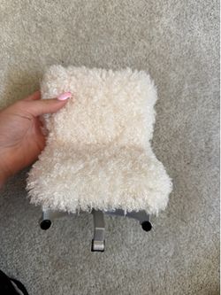 Doll chair