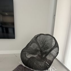 Artefacto wire chair 