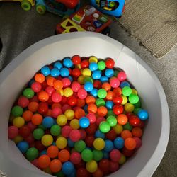 Houseables Foam Ball Pit for Toddlers  NO BALLS INCLUDED👈