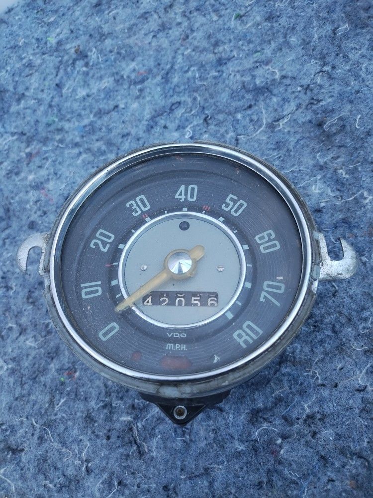 VW bug speedometer clear yellow needle December 1956 $60