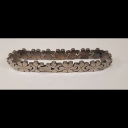 VINTAGE MEXICAN TAXCO HEAVY STERLING SILVER FLOWER LINK BRACELET 