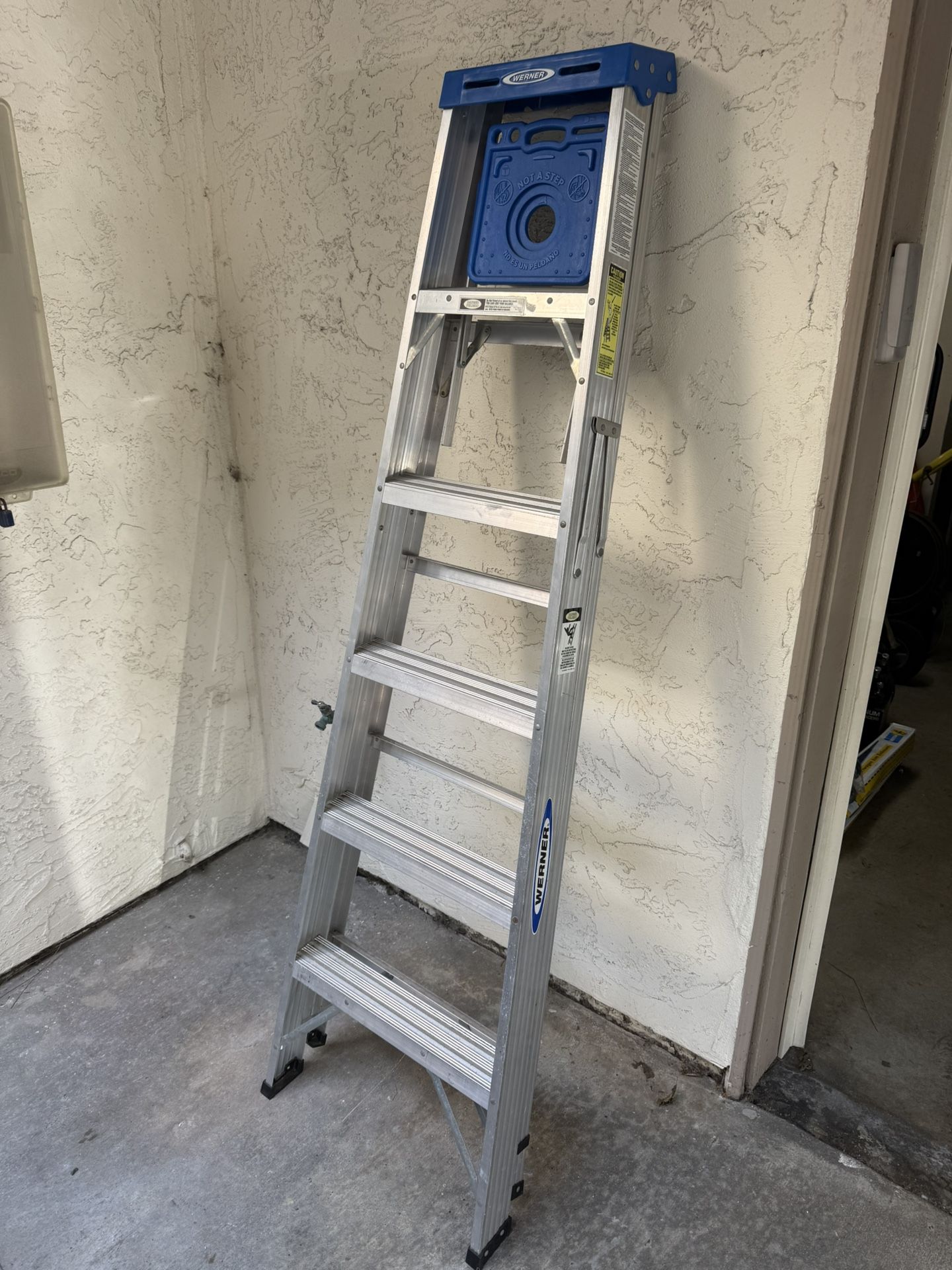6’ Ladder
