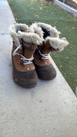 North face kids snow boots size 2