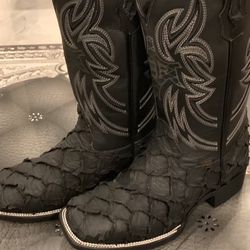 Fish Boots 10.5
