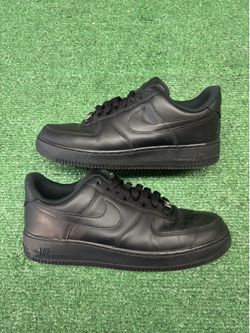 NIKE AIR FORCE TRIPLE BLACK SIZE 9