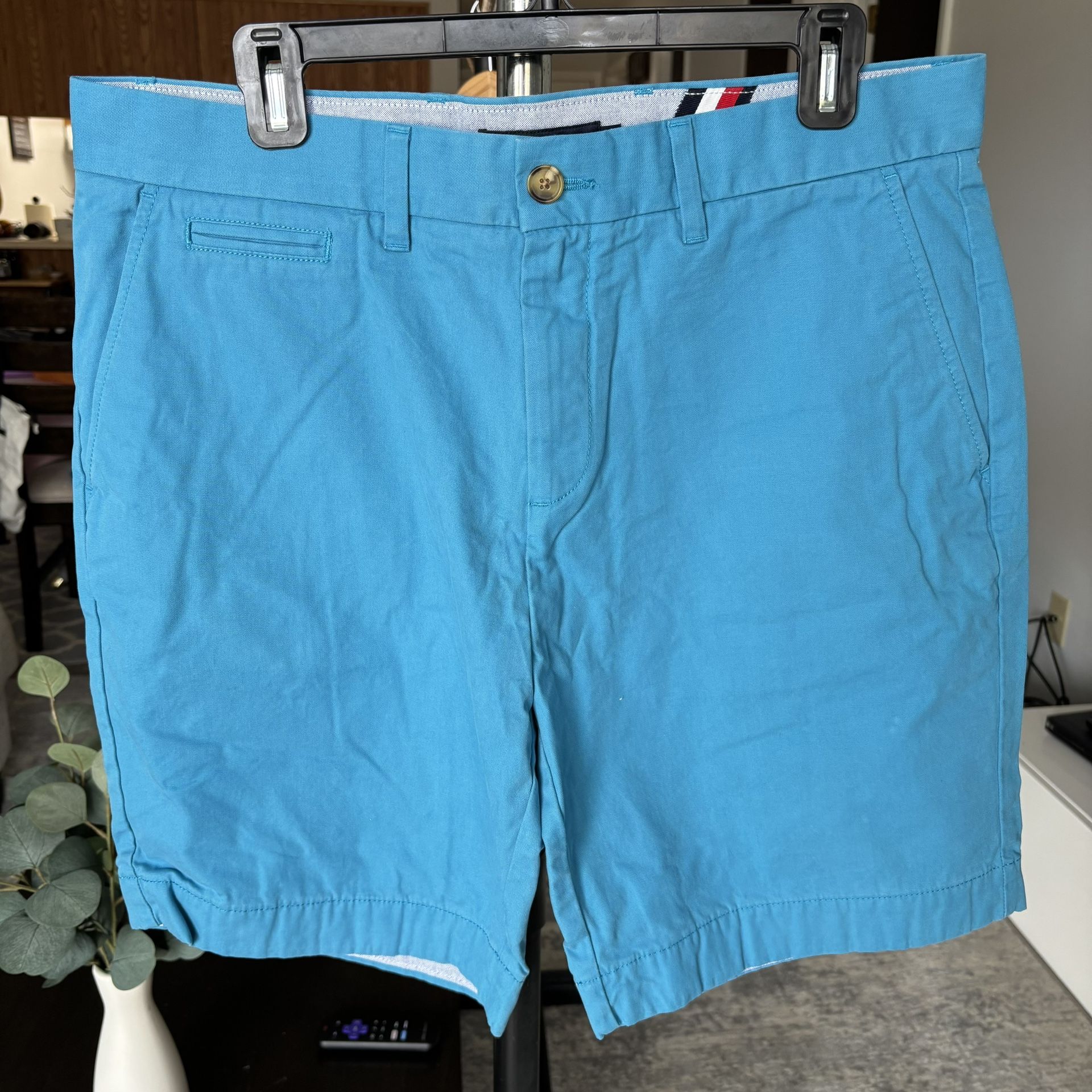 Tommy Hilfiger Men's Classic Fit Chino Short Size 34