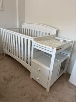 Delta Children 4 in 1 crib with changing table, mattress and accessories