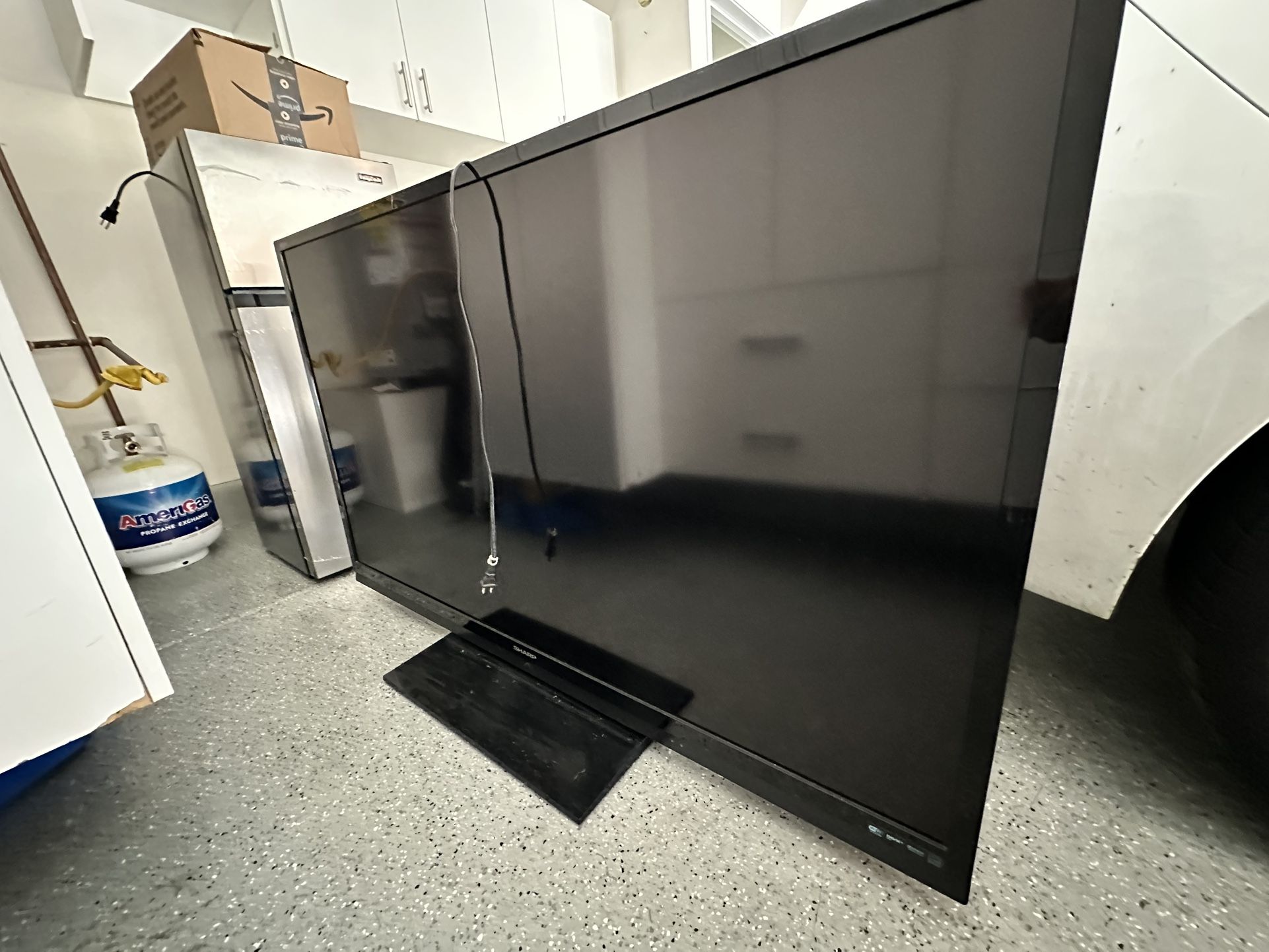 SHARP TV - 60”