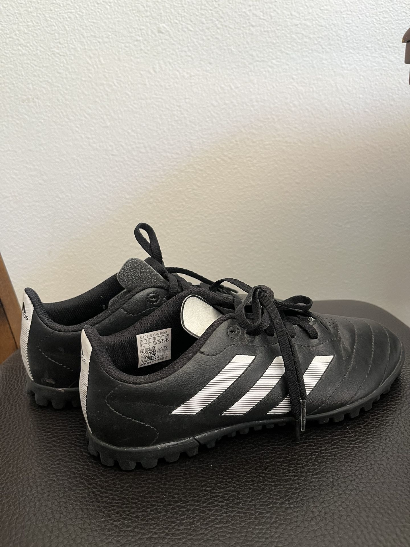 Soccer Shoes Indoor 