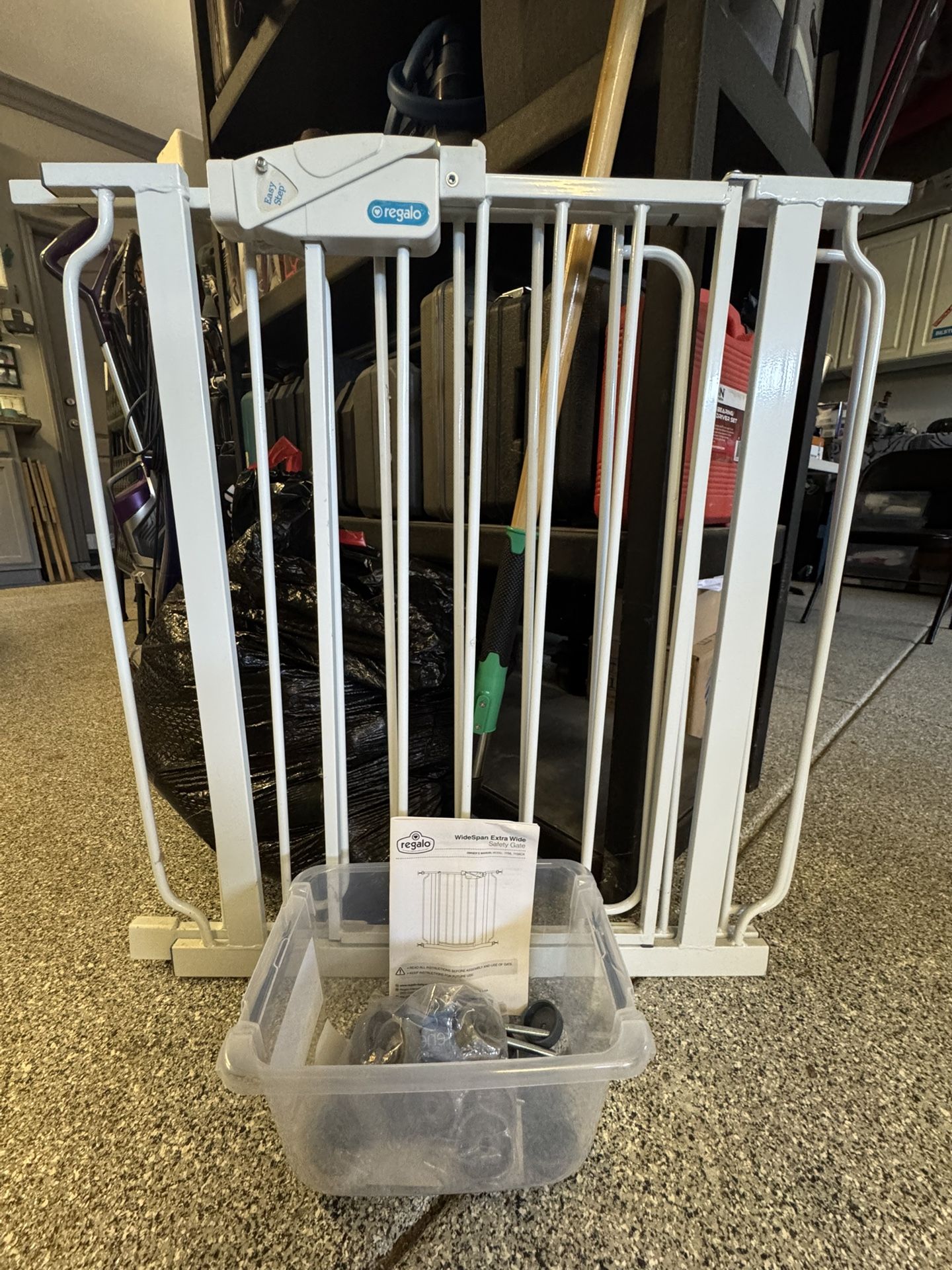 Regalo Extra Wide Span Safety Gate