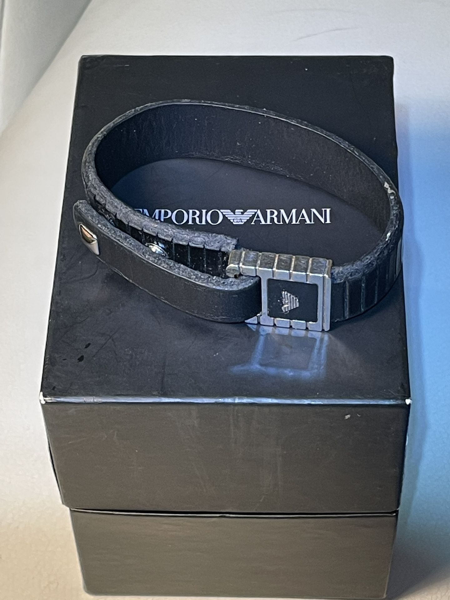 GIORGIO ARMANI MEN BLACK LEATHER BRACELET WITH BOX