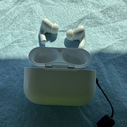 Apple AirPod Pro 2 “ Lightning Charging”