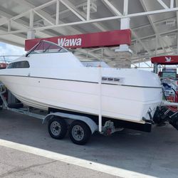 Bayliner 2252 With New Engine Low Hours