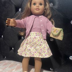 AMERICAN GIRL DOLL