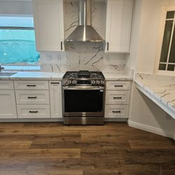 Solid Wood Cabinets And Counter Tops 