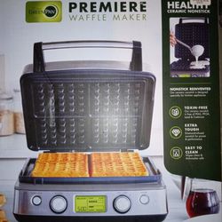 Premiere Waffle Maker (Makes 4 Waffles) for Sale in Bronx, NY - OfferUp