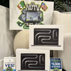 14” Apple MacBook Pro m3 chip 8gb 10 core 512gb MR7J3ll/a floor model display