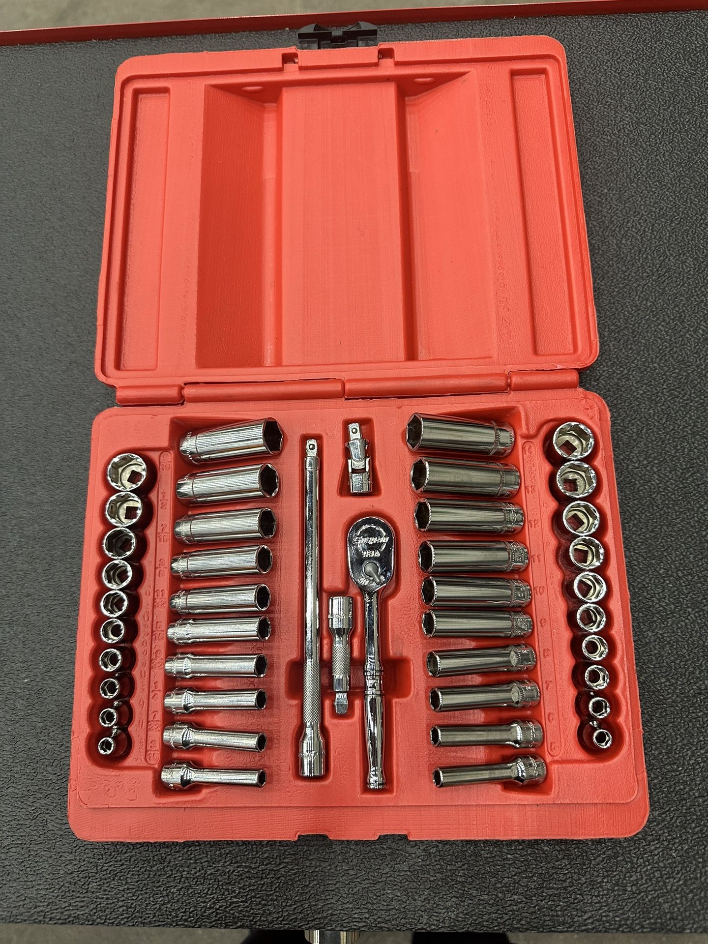 Snap on 44 piece general socket set