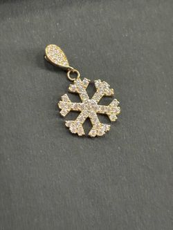 14K Gold Snowflake Pendant ❄️