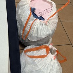 Free pick up rn women’s & some men clothes