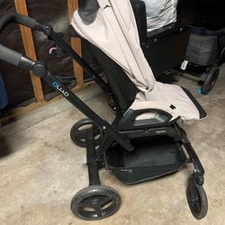 A very good baby stroller.