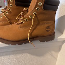 Men’s Timberlands Size 8