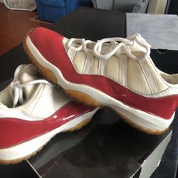 Jordan 11 Low cherry Size 11.5