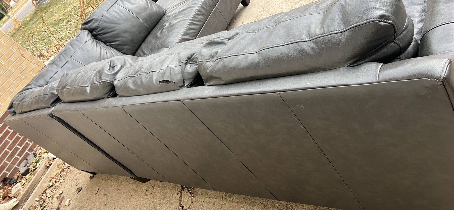 Free Delivery Gray Leather L Sectional Sofa for Sale in Denver, CO