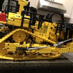 LEGO TECHNIC: App-Controlled Cat D11 Bulldozer 