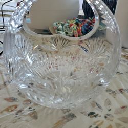 Crystal Dish With Handle 