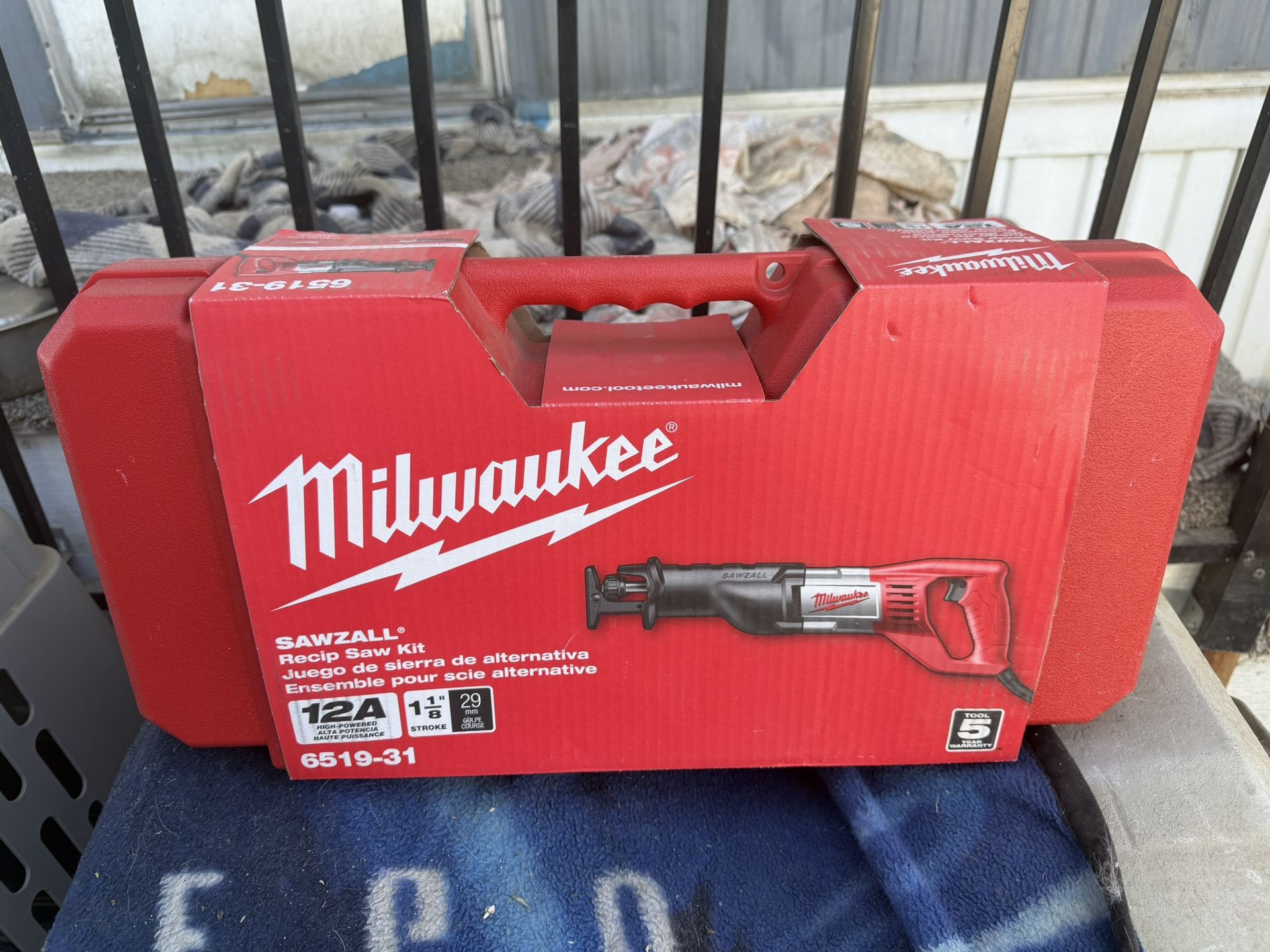 Milwaukee Sawzall 6519-31 (corded reciprocating saw kit)