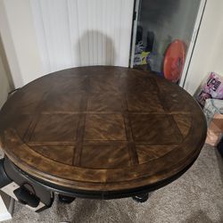 4 Seater dinning table