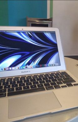 Apple MacBook Air 11" Intel Charger Included