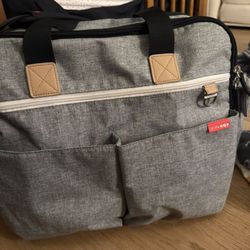 Skip Hop Diaper Bag: Iconic Duo Weekender, Extra Large Capacity with Changing Pad & Stroller Attachment, Grey Melange
