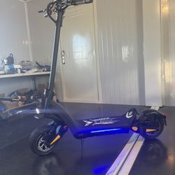 Dual-motor high-speed electric scooter