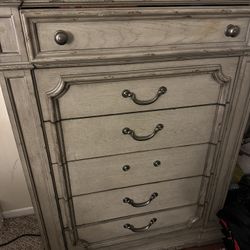 Value City Bedroom Set