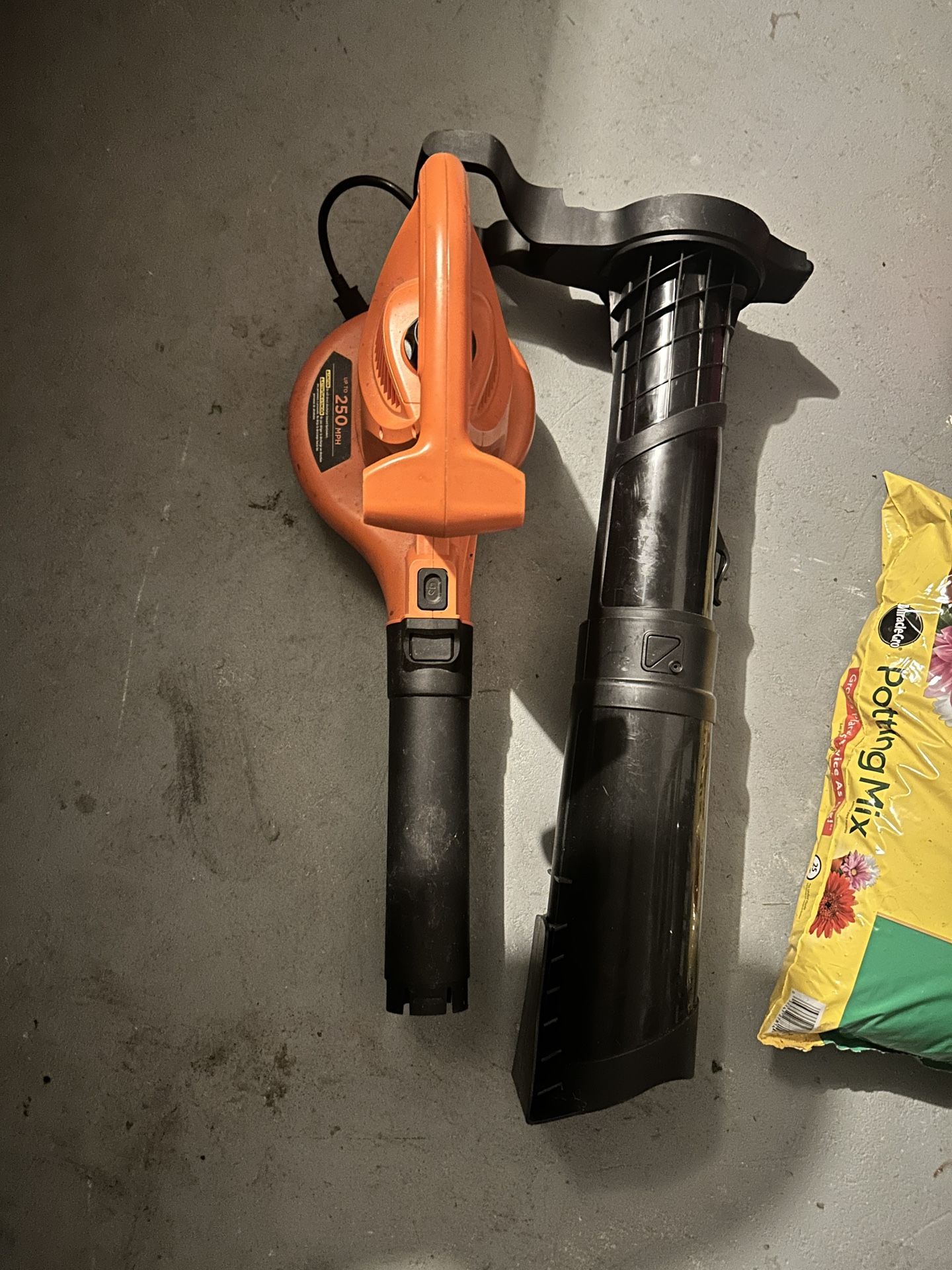 Leaf Blower