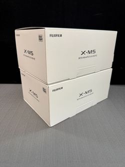 FujiFilm X-M5 XM5 Kit with 15-45mm Silver