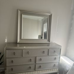 Bureau/ Dresser And Mirror Diva Set