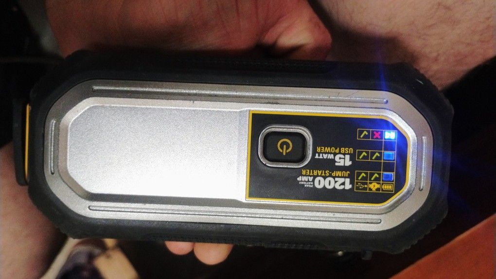 Stanley 1200 Amp 15 Watt Portable Jump Charger 