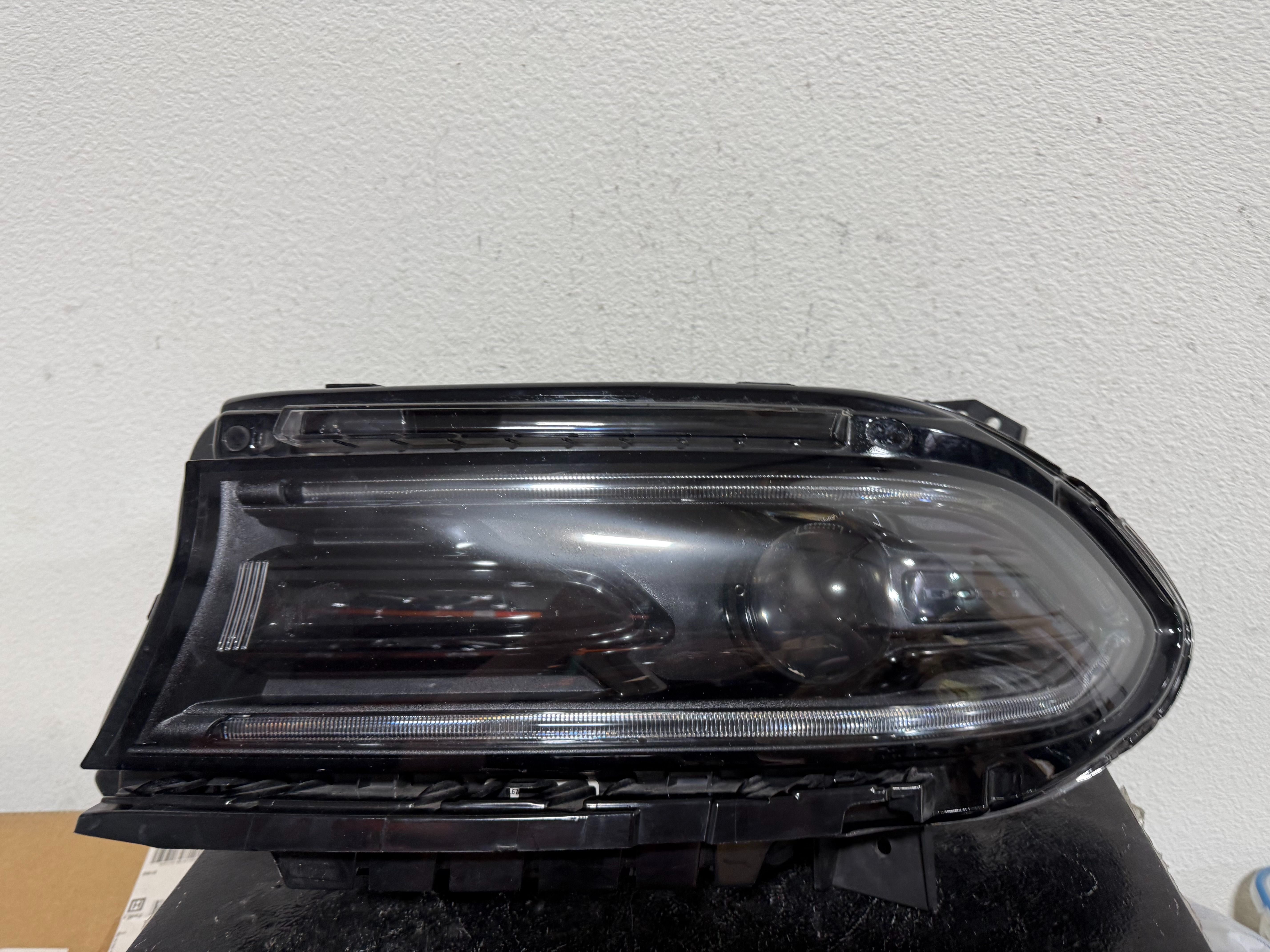 DODGE CHARGER LEFT HEADLIGHT 2022