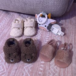 BRAND NEW! Baby shoes $20