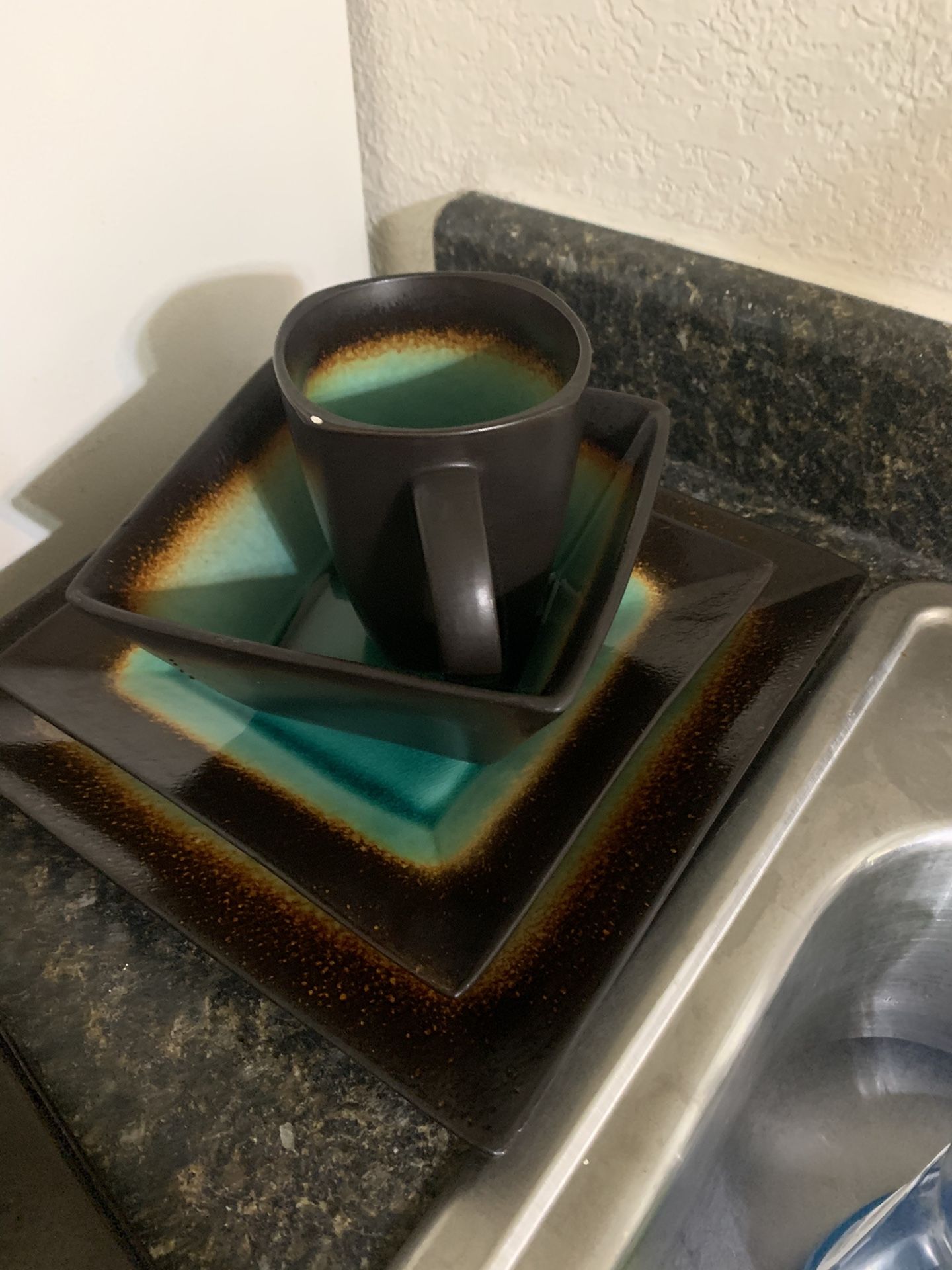 complete set of dishwear